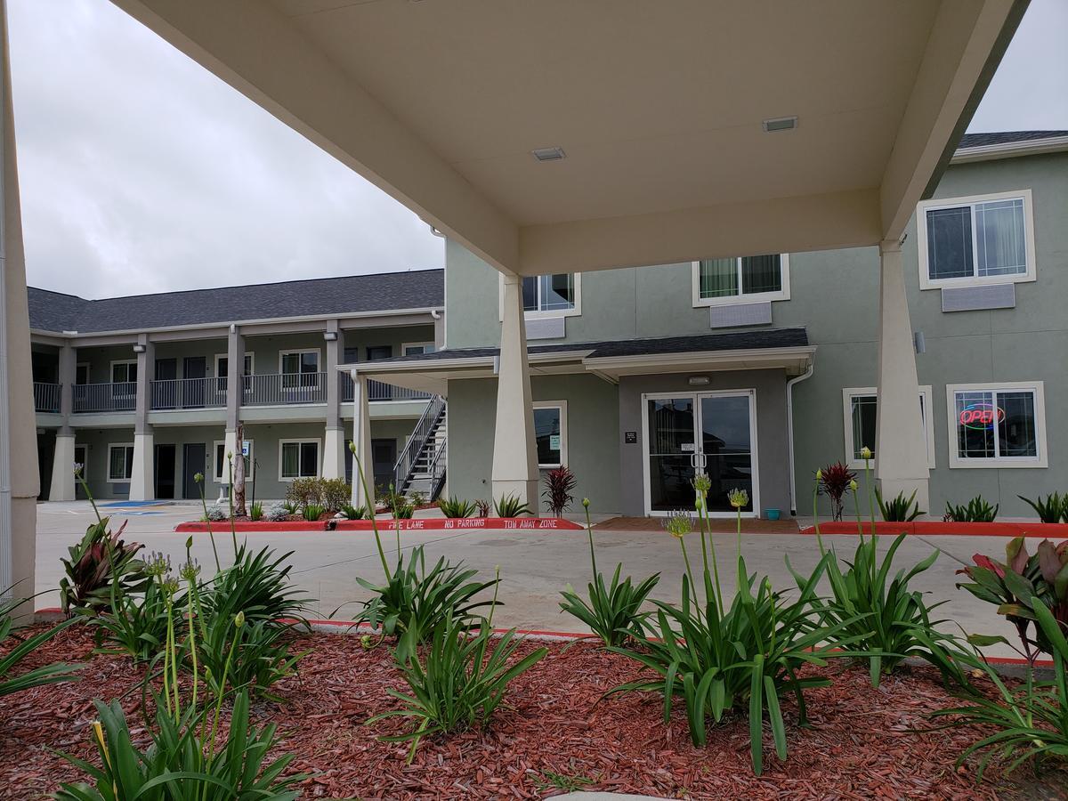 Scottish Inns & Suites - Crosby Zewnętrze zdjęcie